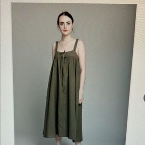 XiRENA Olive Midi Dress